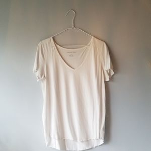 American Eagle t-shirt.